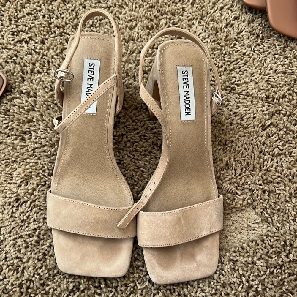 Steve Madden nude heels